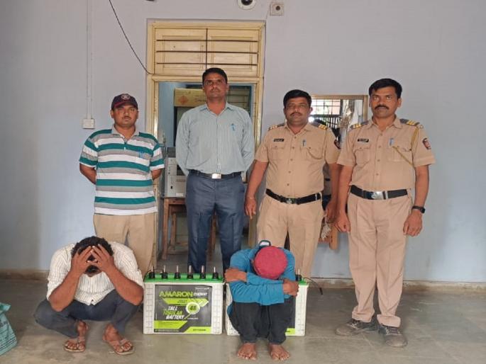 Two detained in Jintoor shop theft case | जिंतूरच्या दुकानातील चोरी प्रकरणात दोघे ताब्यात Two detained in Jintoor shop theft case | जिंतूरच्या दुकानातील चोरी प्रकरणात दोघे ताब्यात