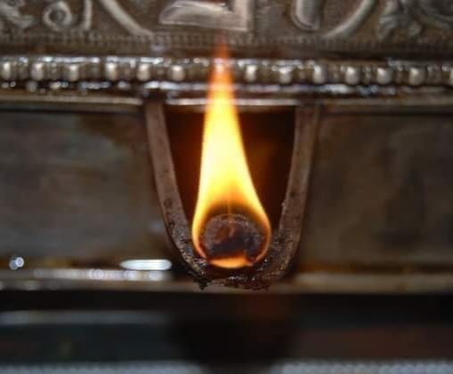 Jyoti from Ulhasnagar Chalia Temple recorded in India Book of Records | उल्हासनगर चालिया मंदिरातील ज्योतीची इंडिया बुक ऑफ रेकॉर्डमध्ये नोंद