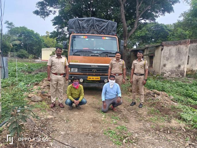 Cattle meet Transporter Tempo Caught | गोवंशीय जनावराचे मासं वाहतूक करणारा टेम्पो पकडला Cattle meet Transporter Tempo Caught | गोवंशीय जनावराचे मासं वाहतूक करणारा टेम्पो पकडला