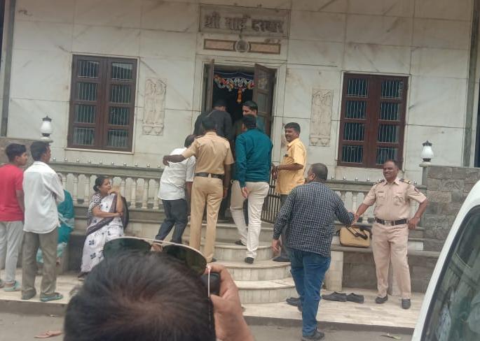 Theft at Saibaba Temple, 100 steps away from Mora Sagari Police Station | मोरा सागरी पोलीस ठाण्याच्या १०० पावलांच्या अंतरावर असलेल्या साईबाबा मंदिरात चोरी