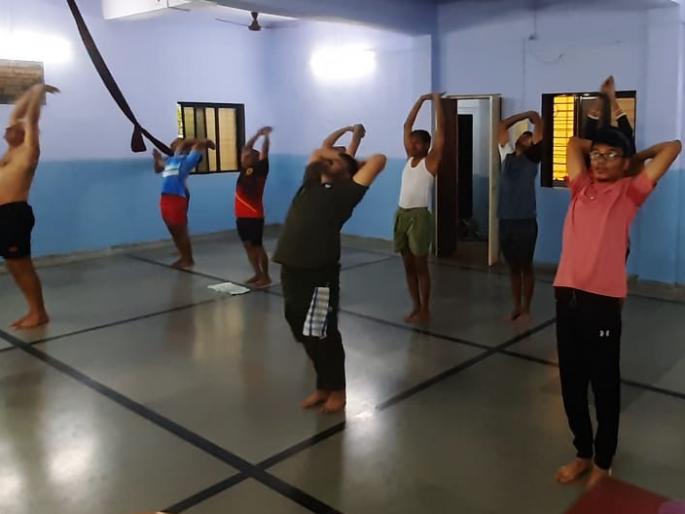 Surya Namaskar Ritual in Kalyan | कल्याणमध्ये सूर्य नमस्कार अनुष्ठान Surya Namaskar Ritual in Kalyan | कल्याणमध्ये सूर्य नमस्कार अनुष्ठान