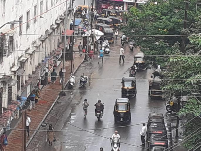 Drizzling rains relieve Dombivlikars who are suffering from heat, cool in the atmosphere | उकाड्याने हैराण डोंबिवलीकरांना रिमझिम पावसाने दिलासा, वातावरणात गारवा Drizzling rains relieve Dombivlikars who are suffering from heat, cool in the atmosphere | उकाड्याने हैराण डोंबिवलीकरांना रिमझिम पावसाने दिलासा, वातावरणात गारवा