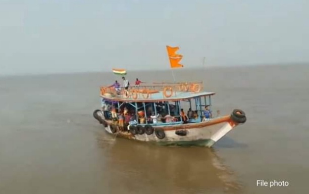 Karanja - Revus sea travel is likely to be expensive! | करंजा - रेवस सागरी प्रवास महागण्याची शक्यता! Karanja - Revus sea travel is likely to be expensive! | करंजा - रेवस सागरी प्रवास महागण्याची शक्यता!