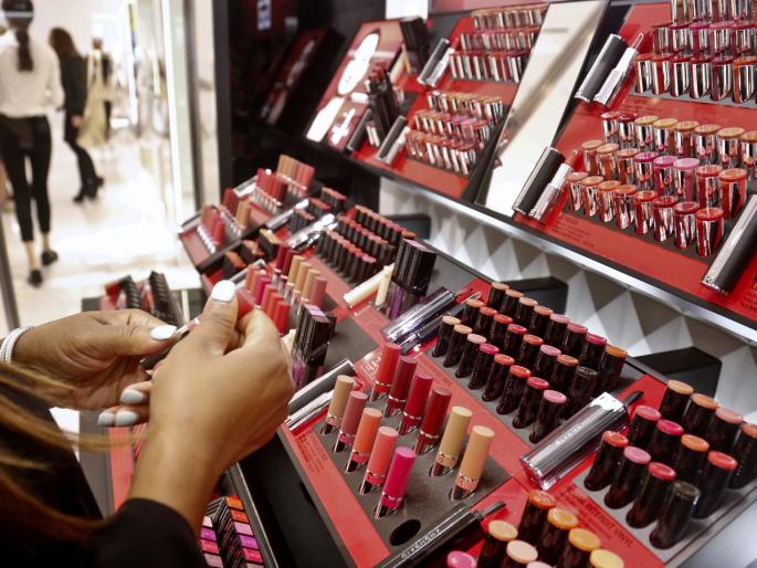 Smart shopping of branded cosmetics just under 100 rupees, Branded cosmetics at lowest price | १०० रुपयांतही मिळू शकतात ब्रॅण्डेड कॉस्मेटिक्स, घ्या यादी, बघा कशी करायची स्मार्ट खरेदी 