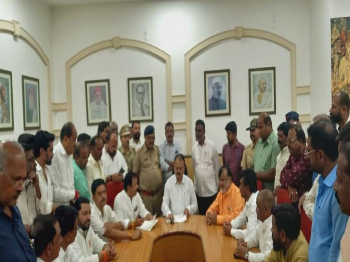 Conduct judicial inquiry of lathi charge on Maratha protesters; Shiv Sena's Thackeray group's demand | मराठा आंदोलकांवरील लाठीहल्ल्याची न्यायालयीन चौकशी करा; शिवसेना ठाकरे गटाची मागणी Conduct judicial inquiry of lathi charge on Maratha protesters; Shiv Sena's Thackeray group's demand | मराठा आंदोलकांवरील लाठीहल्ल्याची न्यायालयीन चौकशी करा; शिवसेना ठाकरे गटाची मागणी