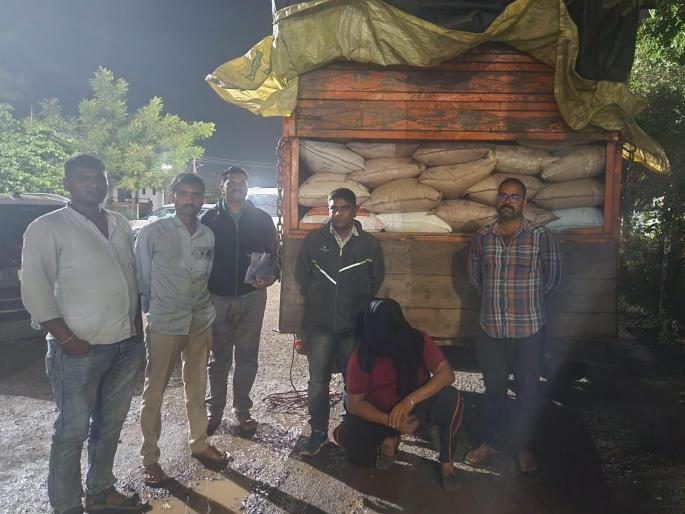 285 quintals of ration rice going to black market caught by police | काळ्या बाजारात जाणारा रेशनचा २८५ क्विंटल तांदूळ पकडला 285 quintals of ration rice going to black market caught by police | काळ्या बाजारात जाणारा रेशनचा २८५ क्विंटल तांदूळ पकडला