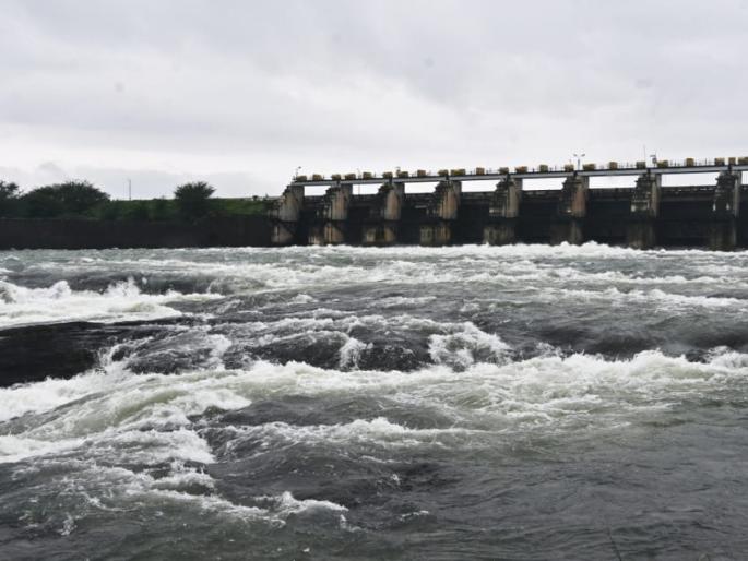 20 dams of Nashik filled; Now the worry of water is over; 90 percent useful water storage in the district | नाशिकची 20 धरणे भरली; आता पाण्याची चिंता मिटली; जिल्ह्यात ९० टक्के उपयुक्त पाणीसाठा 20 dams of Nashik filled; Now the worry of water is over; 90 percent useful water storage in the district | नाशिकची 20 धरणे भरली; आता पाण्याची चिंता मिटली; जिल्ह्यात ९० टक्के उपयुक्त पाणीसाठा