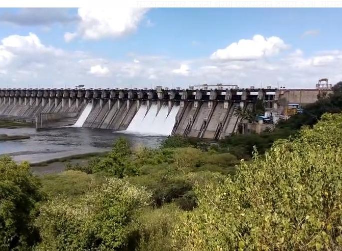 Water is released from Ujani Dam for Solapur, Pandharpur, Sangola, Mangalvedha | सोलापूर, पंढरपूर, सांगोला, मंगळवेढ्यासाठी उजनी धरणातून पाणी सोडले Water is released from Ujani Dam for Solapur, Pandharpur, Sangola, Mangalvedha | सोलापूर, पंढरपूर, सांगोला, मंगळवेढ्यासाठी उजनी धरणातून पाणी सोडले