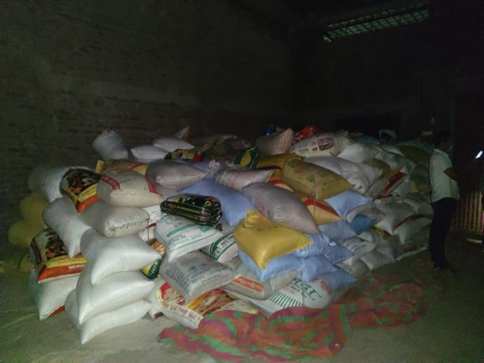 Seizure of 479 quintals of suspicious rice from a private godown, incident at Washim | खासगी गोदामातील ४७९ क्विंटल संशयास्पद तांदुळ जप्त, वाशिम येथील घटना Seizure of 479 quintals of suspicious rice from a private godown, incident at Washim | खासगी गोदामातील ४७९ क्विंटल संशयास्पद तांदुळ जप्त, वाशिम येथील घटना