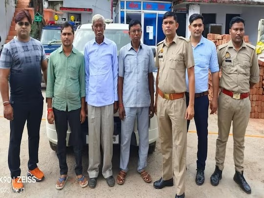 banda cooperative bank scam 6 employees committed scam of 5 crore caught 3 | धक्कादायक! 6 कर्मचाऱ्यांनी बँकेत केला तब्बल 5 कोटींचा घोटाळा; झाला पर्दाफाश banda cooperative bank scam 6 employees committed scam of 5 crore caught 3 | धक्कादायक! 6 कर्मचाऱ्यांनी बँकेत केला तब्बल 5 कोटींचा घोटाळा; झाला पर्दाफाश