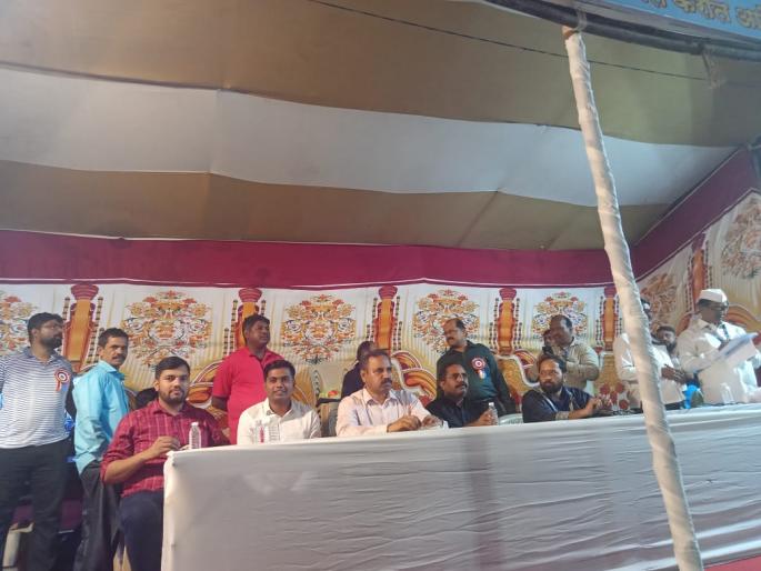 Devotees flock to artificial lakes for Gauri Ganapati immersion on the fifth day! | पाचव्या दिवशी गौरी गणपती विसर्जनासाठी कृत्रिम तलावांकडे भाविकांचा ओघ! Devotees flock to artificial lakes for Gauri Ganapati immersion on the fifth day! | पाचव्या दिवशी गौरी गणपती विसर्जनासाठी कृत्रिम तलावांकडे भाविकांचा ओघ!