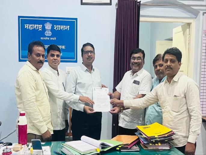 Do not include additional appointed teachers in salary payment | अतिरिक्त ठरलेल्या शिक्षकांचा वेतन देयकात समावेश करू नका, अधीक्षकांच्या आदेशाने खळबळ Do not include additional appointed teachers in salary payment | अतिरिक्त ठरलेल्या शिक्षकांचा वेतन देयकात समावेश करू नका, अधीक्षकांच्या आदेशाने खळबळ