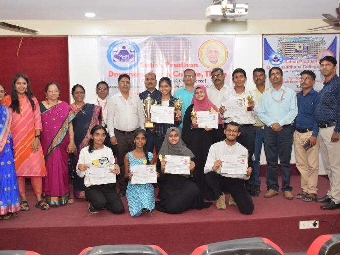 Alisha Tripathi First Rank in English Elocution Competition | इंग्रजी वक्तृत्व स्पर्धेत अलिषा त्रिपाठी प्रथम क्रमांक Alisha Tripathi First Rank in English Elocution Competition | इंग्रजी वक्तृत्व स्पर्धेत अलिषा त्रिपाठी प्रथम क्रमांक