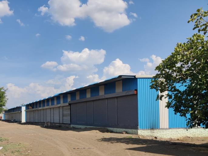 Big shame! Hammer to fall on unauthorized 32 tin sheds in Pathari Bazar Samiti area | मोठी कारवाई! पाथरी बाजारसमिती परिसरातील अनिधिकृत ३२ टिनशेडवर पडणार हातोडा Big shame! Hammer to fall on unauthorized 32 tin sheds in Pathari Bazar Samiti area | मोठी कारवाई! पाथरी बाजारसमिती परिसरातील अनिधिकृत ३२ टिनशेडवर पडणार हातोडा