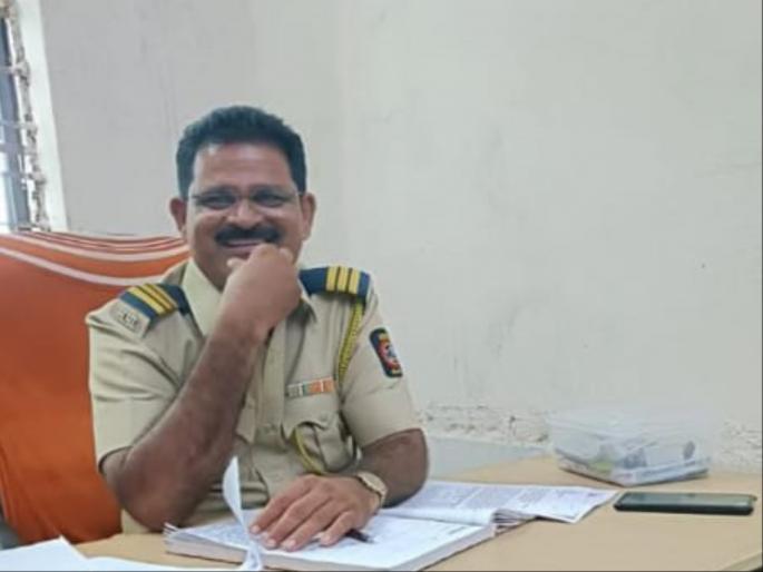ACB trap in police station, constable arrested while accepting bribe of 5000 | पोलिस ठाण्यात एसीबीचा सापळा, पाच हजारांची लाच घेताना हवालदार ताब्यात ACB trap in police station, constable arrested while accepting bribe of 5000 | पोलिस ठाण्यात एसीबीचा सापळा, पाच हजारांची लाच घेताना हवालदार ताब्यात