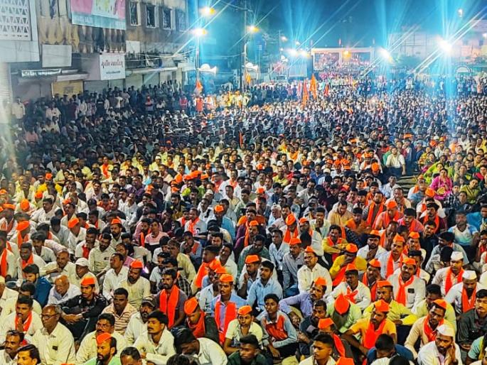 Let's get reservation for the Maratha community by sitting on an umbrella, warns Manoj Jarange | छाताडावर बसून मराठा समाजाला आरक्षण घेऊ, मनोज जरांगे यांचा इशारा Let's get reservation for the Maratha community by sitting on an umbrella, warns Manoj Jarange | छाताडावर बसून मराठा समाजाला आरक्षण घेऊ, मनोज जरांगे यांचा इशारा
