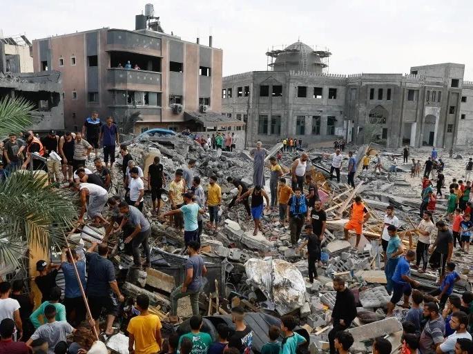 middle east israel hamas war condition of hospitals in gaza is serious thousands of lives are in danger | भीषण! गाझावर विजेचे संकट, रुग्णालयातील जनरेटरचं इंधन संपलं; लोकांचा जीव धोक्यात