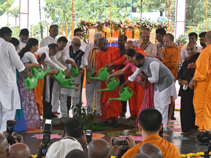 Planting of the historical Mahabodhi tree in Nashik, a ceremony attended by thousands of worshipers | नाशकात ऐतिहासिक महाबोधी वृक्षाचे राेपण, हजारो उपासकांच्या उपस्थितीत सोहळा Planting of the historical Mahabodhi tree in Nashik, a ceremony attended by thousands of worshipers | नाशकात ऐतिहासिक महाबोधी वृक्षाचे राेपण, हजारो उपासकांच्या उपस्थितीत सोहळा