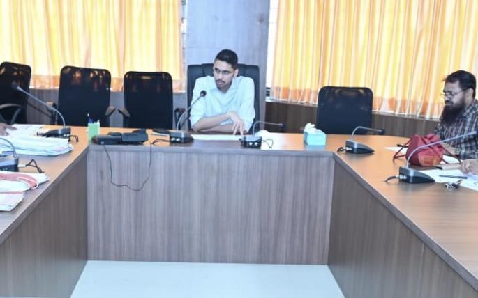 Akkalkot, Pandharpur and Siddheshwar temple became hotspots for homeless children | अक्कलकोट, पंढरपूर अन् सिद्धेश्वर मंदिर बनले बेघर मुलांचे हॉटस्पॉट Akkalkot, Pandharpur and Siddheshwar temple became hotspots for homeless children | अक्कलकोट, पंढरपूर अन् सिद्धेश्वर मंदिर बनले बेघर मुलांचे हॉटस्पॉट