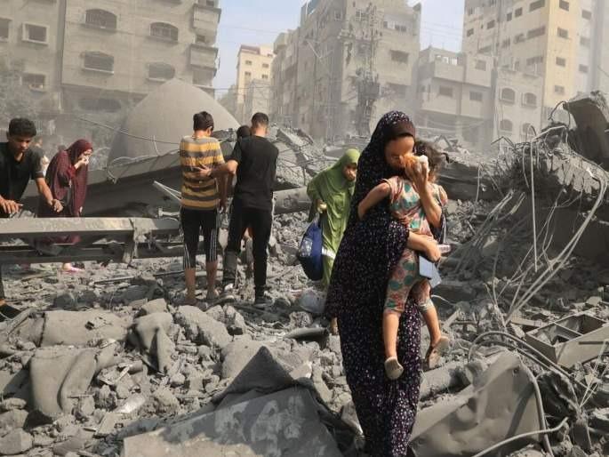 hamas terrorists blown up father in front of kids shocking video cam footage claims by israel | क्रूरतेचा कळस! हमासच्या दहशतवाद्यांनी मुलांसमोरच वडिलांना ग्रेनेडने उडवलं