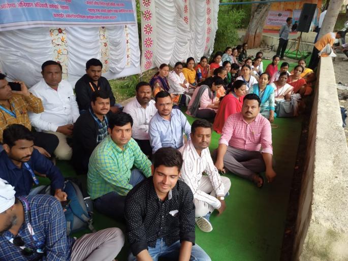 Adjustment should be made in government service; Strike by NHM employees | शासकीय सेवेत समायोजन करावे; एनएचएमच्या कर्मचाऱ्यांचे ठिय्या आंदोलन Adjustment should be made in government service; Strike by NHM employees | शासकीय सेवेत समायोजन करावे; एनएचएमच्या कर्मचाऱ्यांचे ठिय्या आंदोलन