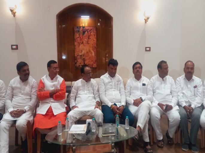 All parties protest on Monday for Marathwada's rightful water | मराठवाड्याच्या हक्काच्या पाण्यासाठी सोमवारी सर्वपक्षीय रास्तारोको