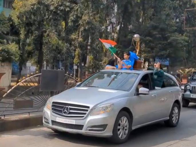 Cricket fever in Nashik! Rally by youth, telecast of final match on big screen | नाशिकमध्ये क्रिकेट फिव्हर! तरुणाईकडून रॅली, मोठ्या स्क्रीनवर अंतिम सामन्याचे प्रक्षेपण Cricket fever in Nashik! Rally by youth, telecast of final match on big screen | नाशिकमध्ये क्रिकेट फिव्हर! तरुणाईकडून रॅली, मोठ्या स्क्रीनवर अंतिम सामन्याचे प्रक्षेपण