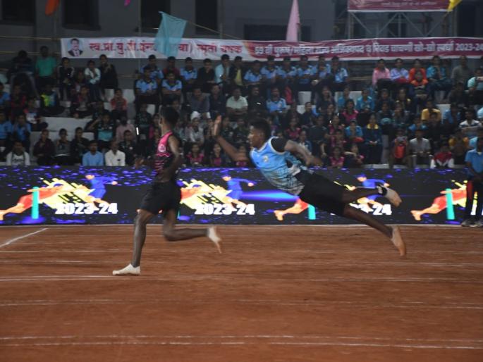 State Championship Kho Kho Tournament: Pune vs Mumbai Suburban in men's category, Pune vs Thane in women's category final | राज्य अजिंक्यपद खो खो स्पर्धा: पुरुष गटात मुंबई उपनगरविरुद्ध पुणे, महिलांत ठाणेविरुद्ध पुणे जेतेपदासाठी लढणार State Championship Kho Kho Tournament: Pune vs Mumbai Suburban in men's category, Pune vs Thane in women's category final | राज्य अजिंक्यपद खो खो स्पर्धा: पुरुष गटात मुंबई उपनगरविरुद्ध पुणे, महिलांत ठाणेविरुद्ध पुणे जेतेपदासाठी लढणार
