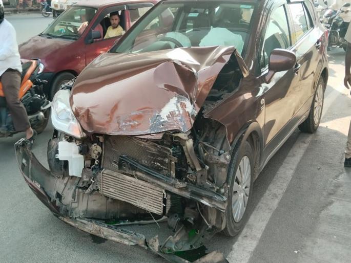 The woman's life was saved due to the seat belt, the air bag opened when the bus hit | 'काळ आला होता, पण..; सीटबेल्टमुळे वाचले महिलेचे प्राण, बसला धडकताच उघडली एअर बॅग The woman's life was saved due to the seat belt, the air bag opened when the bus hit | 'काळ आला होता, पण..; सीटबेल्टमुळे वाचले महिलेचे प्राण, बसला धडकताच उघडली एअर बॅग