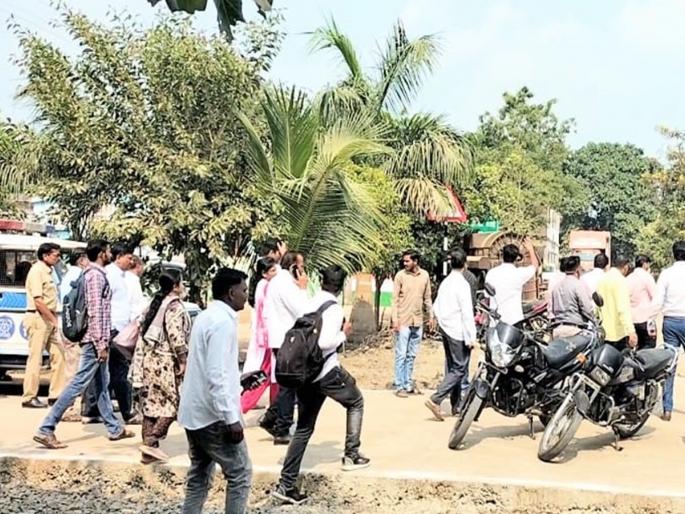 Government's nationwide 'Sankalpa Yatra' breaks in Ardhapur; The program was canceled after the opposition of the villagers | शासनाच्या 'संकल्प यात्रे'ला अर्धापूरात ब्रेक; ग्रामस्थांच्या विरोधानंतर कार्यक्रम गुंडाळला Government's nationwide 'Sankalpa Yatra' breaks in Ardhapur; The program was canceled after the opposition of the villagers | शासनाच्या 'संकल्प यात्रे'ला अर्धापूरात ब्रेक; ग्रामस्थांच्या विरोधानंतर कार्यक्रम गुंडाळला