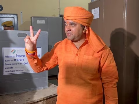 who is mahant balak nath yogi know what bjp probable candidate for cm post in rajasthan | "गँगस्टर, शोधूनही सापडणार नाहीत"; राजस्थानमध्ये मुख्यमंत्रिपदाचे दावेदार बाबा बालकनाथांचा दावा who is mahant balak nath yogi know what bjp probable candidate for cm post in rajasthan | "गँगस्टर, शोधूनही सापडणार नाहीत"; राजस्थानमध्ये मुख्यमंत्रिपदाचे दावेदार बाबा बालकनाथांचा दावा