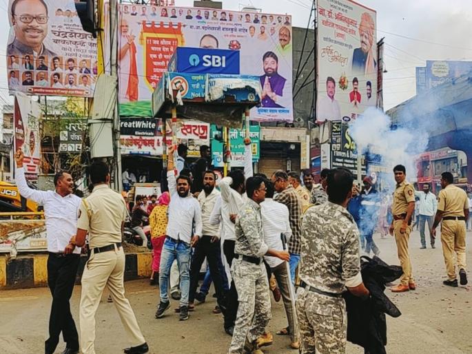 Black flags shown to Chandrasekhar Bawankule for Maratha reservation in Latur | मराठा आरक्षणासाठी चंद्रशेखर बावनकुळे यांना दाखविले काळे झेंडे