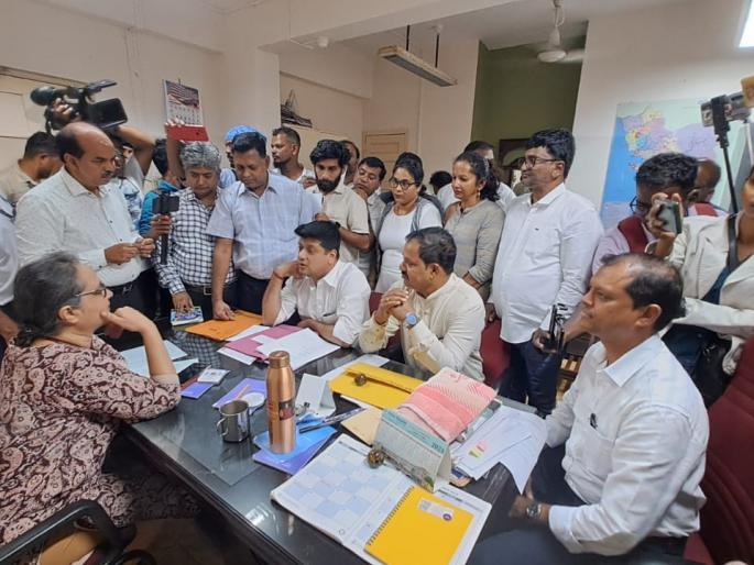 Congress is aggressive against the location of the health center, siege on the headquarters of the health department in Panaji | आरोग्य केंद्राच्या दुरावस्थेविरोधात कॉंग्रेस आक्रमक, पणजीतील आरोग्य खात्याच्या मुख्यालयावर घेराव Congress is aggressive against the location of the health center, siege on the headquarters of the health department in Panaji | आरोग्य केंद्राच्या दुरावस्थेविरोधात कॉंग्रेस आक्रमक, पणजीतील आरोग्य खात्याच्या मुख्यालयावर घेराव