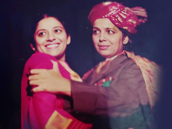 This photo is from the popular play of 1981Can you recognize these actresses? | 1981 सालच्या गाजलेल्या नाटकातील आहे हा फोटो; तुम्ही ओळखू शकता का या अभिनेत्रींना? This photo is from the popular play of 1981Can you recognize these actresses? | 1981 सालच्या गाजलेल्या नाटकातील आहे हा फोटो; तुम्ही ओळखू शकता का या अभिनेत्रींना?