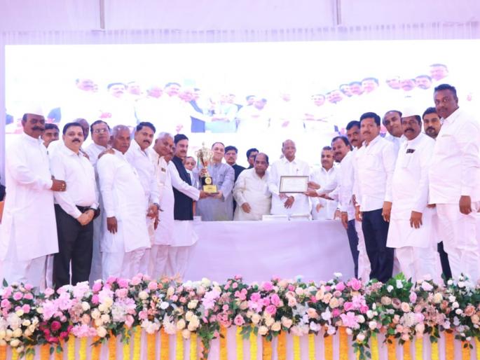 Manjara Sugar Factory honored by VSI; State Level Award for Outstanding Technical Performance | व्हीएसआयकडून मांजरा साखर कारखान्याचा गौरव; उत्कृष्ट तांत्रिक कार्यक्षमतेचा राज्यस्तरीय पुरस्कार Manjara Sugar Factory honored by VSI; State Level Award for Outstanding Technical Performance | व्हीएसआयकडून मांजरा साखर कारखान्याचा गौरव; उत्कृष्ट तांत्रिक कार्यक्षमतेचा राज्यस्तरीय पुरस्कार