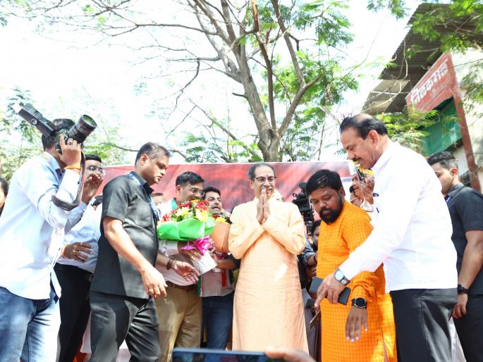 We need Maharashtra for elections and Gujarat for business - Uddhav Thackeray | निवडणुकीसाठी महाराष्ट्र आणि व्यवसायासाठी गुजरात लागतो - उद्धव ठाकरे We need Maharashtra for elections and Gujarat for business - Uddhav Thackeray | निवडणुकीसाठी महाराष्ट्र आणि व्यवसायासाठी गुजरात लागतो - उद्धव ठाकरे