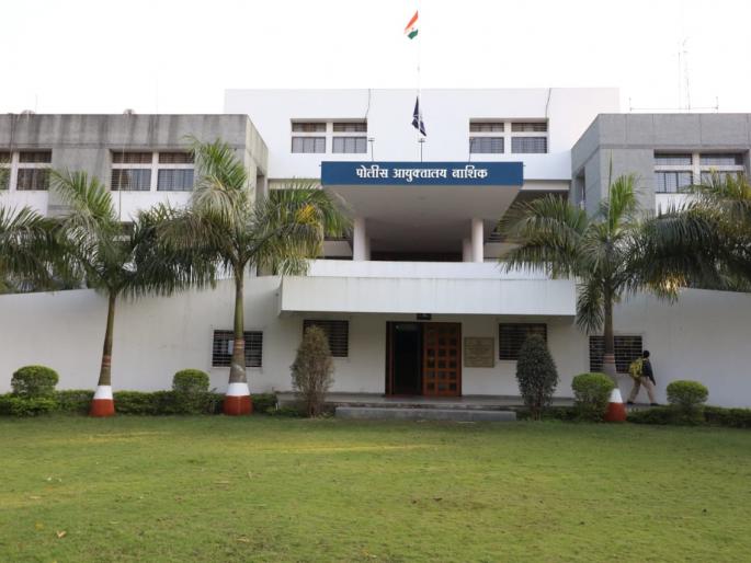 Changed 'location' of police inspectors in charge of 10 police stations in nashik | १० पोलीस ठाण्यांचे प्रभारी पोलीस निरिक्षकांचे ‘स्थान’ बदलले; लोकसभा निवडणूकीचे वारे वाहू लागले Changed 'location' of police inspectors in charge of 10 police stations in nashik | १० पोलीस ठाण्यांचे प्रभारी पोलीस निरिक्षकांचे ‘स्थान’ बदलले; लोकसभा निवडणूकीचे वारे वाहू लागले