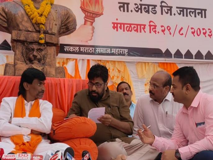 Get rid of the thought of creating a trap, we will come to Mumbai: Manoj Jarange Patil | ट्रॅप रचण्याचा विचार डोक्यातून काढा, मुंबईला येणारच : मनोज जरांगे पाटील Get rid of the thought of creating a trap, we will come to Mumbai: Manoj Jarange Patil | ट्रॅप रचण्याचा विचार डोक्यातून काढा, मुंबईला येणारच : मनोज जरांगे पाटील