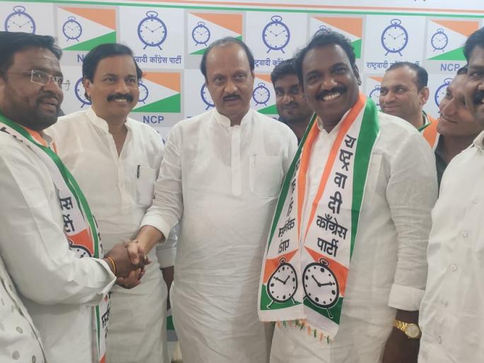 Anand Chandanshive joined the Nationalist Ajitdada group | अखेर आनंद चंदनशिवे यांचा राष्ट्रवादी अजितदादा गटात प्रवेश Anand Chandanshive joined the Nationalist Ajitdada group | अखेर आनंद चंदनशिवे यांचा राष्ट्रवादी अजितदादा गटात प्रवेश