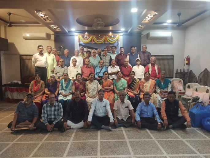 A unique reunion of 11th class students after 50 years! | ११ वीच्या वर्गातील विद्यार्थी, विद्यार्थिनींचे ५० वर्षानंतर अनोखे स्नेहसंमेलन! A unique reunion of 11th class students after 50 years! | ११ वीच्या वर्गातील विद्यार्थी, विद्यार्थिनींचे ५० वर्षानंतर अनोखे स्नेहसंमेलन!