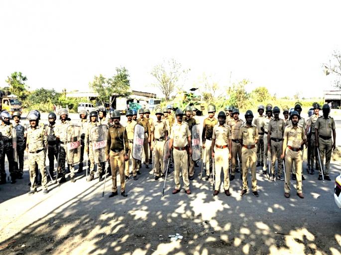 Bus and internet service to Beed, Jalana, Chhatrapati Sambhajinagar off; Border Seal of Beed-Jalana District | बीड, जालना, छत्रपती संभाजीनगरची बस, इंटरनेट सेवा बंद; बीड-जालना जिल्ह्याची बॉर्डर सील Bus and internet service to Beed, Jalana, Chhatrapati Sambhajinagar off; Border Seal of Beed-Jalana District | बीड, जालना, छत्रपती संभाजीनगरची बस, इंटरनेट सेवा बंद; बीड-जालना जिल्ह्याची बॉर्डर सील
