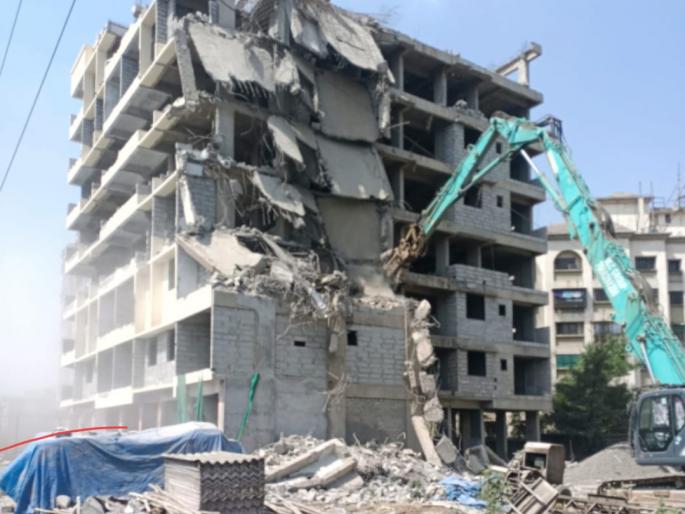 the Municipal Corporation demolished a 7-storey unauthorized building in Kanchangaon in F Ward | अखेर महापालिकेने फ प्रभागात कांचनगाव मधील ७ मजली अनधिकृत इमारत पाडली