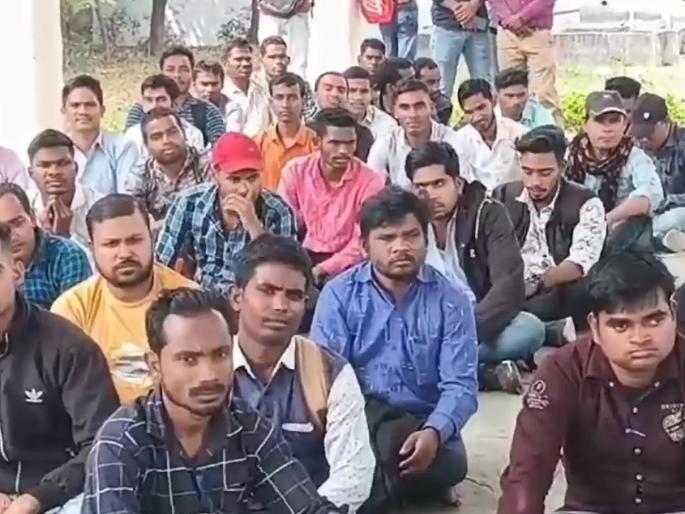 250 post graduate unemployed youth applied for one vacancy of sweeper | बेरोजगारीचं धक्कादायक वास्तव! सफाई कर्मचाऱ्याच्या एका पदासाठी 250 अर्ज; उच्चशिक्षितांची रांग 250 post graduate unemployed youth applied for one vacancy of sweeper | बेरोजगारीचं धक्कादायक वास्तव! सफाई कर्मचाऱ्याच्या एका पदासाठी 250 अर्ज; उच्चशिक्षितांची रांग