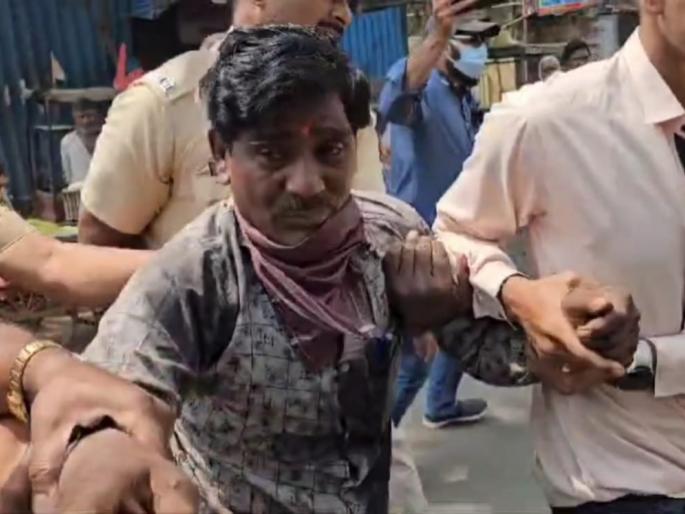 Attempted self-immolation in front of the municipal headquarters to investigate the corruption in drain cleaning work in Bhiwandi | भ्रष्टाचाराच्या चौकशीसाठी पालिका मुख्यालय समोर आत्मदहनाचा प्रयत्न