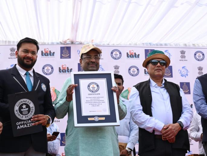 The word 'Bharatmata' of Chandrapur is recorded in Guinness | चंद्रपूरच्या ‘भारतमाता’ शब्दाची ‘गिनीज’मध्ये नोंद The word 'Bharatmata' of Chandrapur is recorded in Guinness | चंद्रपूरच्या ‘भारतमाता’ शब्दाची ‘गिनीज’मध्ये नोंद