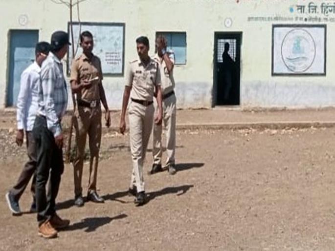 In Hingoli, 314 students of class 10th absent for English paper, while 5 copycats caught | हिंगोलीत दहावीच्या ३१४ विद्यार्थ्यांची इंग्रजीच्या पेपरला दांडी, ५ कॉपीबहाद्दर पकडले