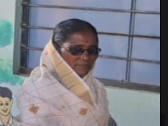 exposed by a wound on the forehead and a piece of cloth; The mother's murderer turned out to be the son | कपाळावरील जखम अन् कपड्याच्या तुकड्याने उलगडा; आईचा खूनी निघाला मुलगाच exposed by a wound on the forehead and a piece of cloth; The mother's murderer turned out to be the son | कपाळावरील जखम अन् कपड्याच्या तुकड्याने उलगडा; आईचा खूनी निघाला मुलगाच