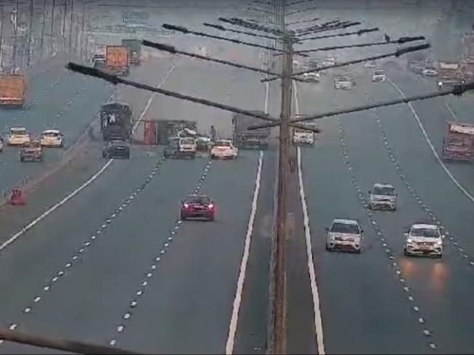 delhi meerut expressway collision student school van driver die in collision kids injured | दिल्ली-मेरठ एक्स्प्रेस वेवर मोठा अपघात; स्कूल व्हॅनची डंपरला धडक, दोघांचा मृत्यू, 9 जण जखमी