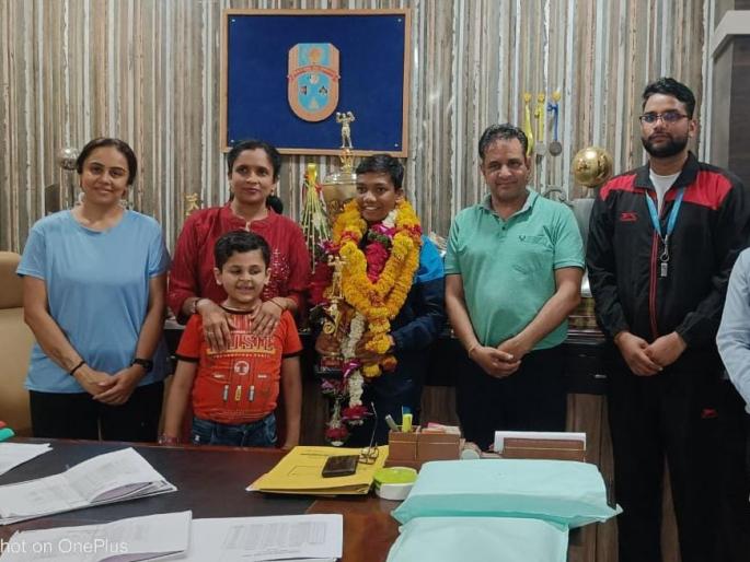 Suhani Borade increased the reputation of Akola at the national level! | सुहानी बोराडेने देशपातळीवर अकोल्याचे नावलौकिक वाढविले! Suhani Borade increased the reputation of Akola at the national level! | सुहानी बोराडेने देशपातळीवर अकोल्याचे नावलौकिक वाढविले!