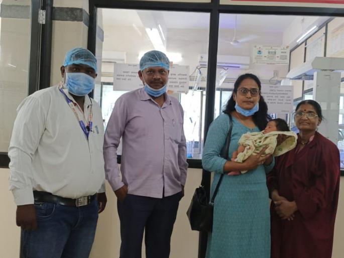 mother absconding after leaving 'Nakoshi' girl child in the bushes in Jalna; 12 infants found in last 15 months | जालन्यात 'नकोशी'ला झुडपात टाकून माता फरार; मागील १५ महिन्यात आढळले १२ अर्भक